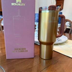 Stanley Copper Tinsel 40 oz. Quencher Tumbler Limited Edition